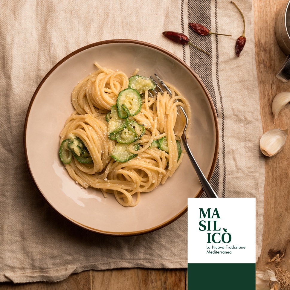 Spaghettoni zucchine peperoncino