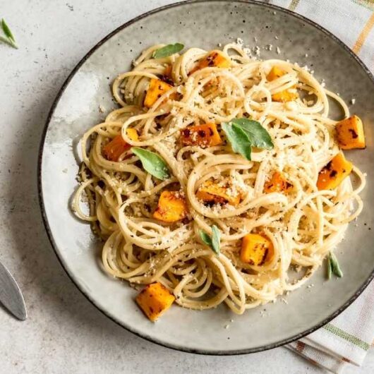 Pizzette di zucca e spaghettoni con zucca e pancetta